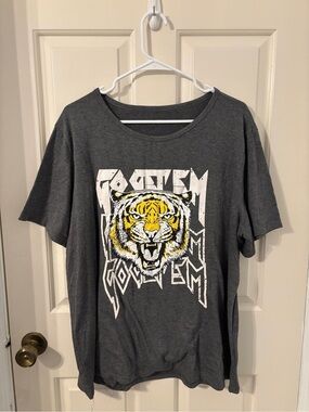 Women’s Charcoal Graphic Tiger Print Tee